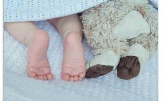 У ребенка холодные руки и ноги при нормальной температуре: причины и последствия