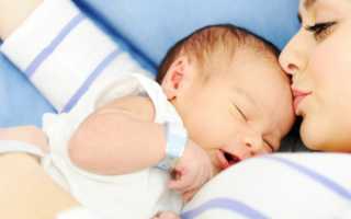 На ночь у ребенка повышается температура: причины и способы лечения